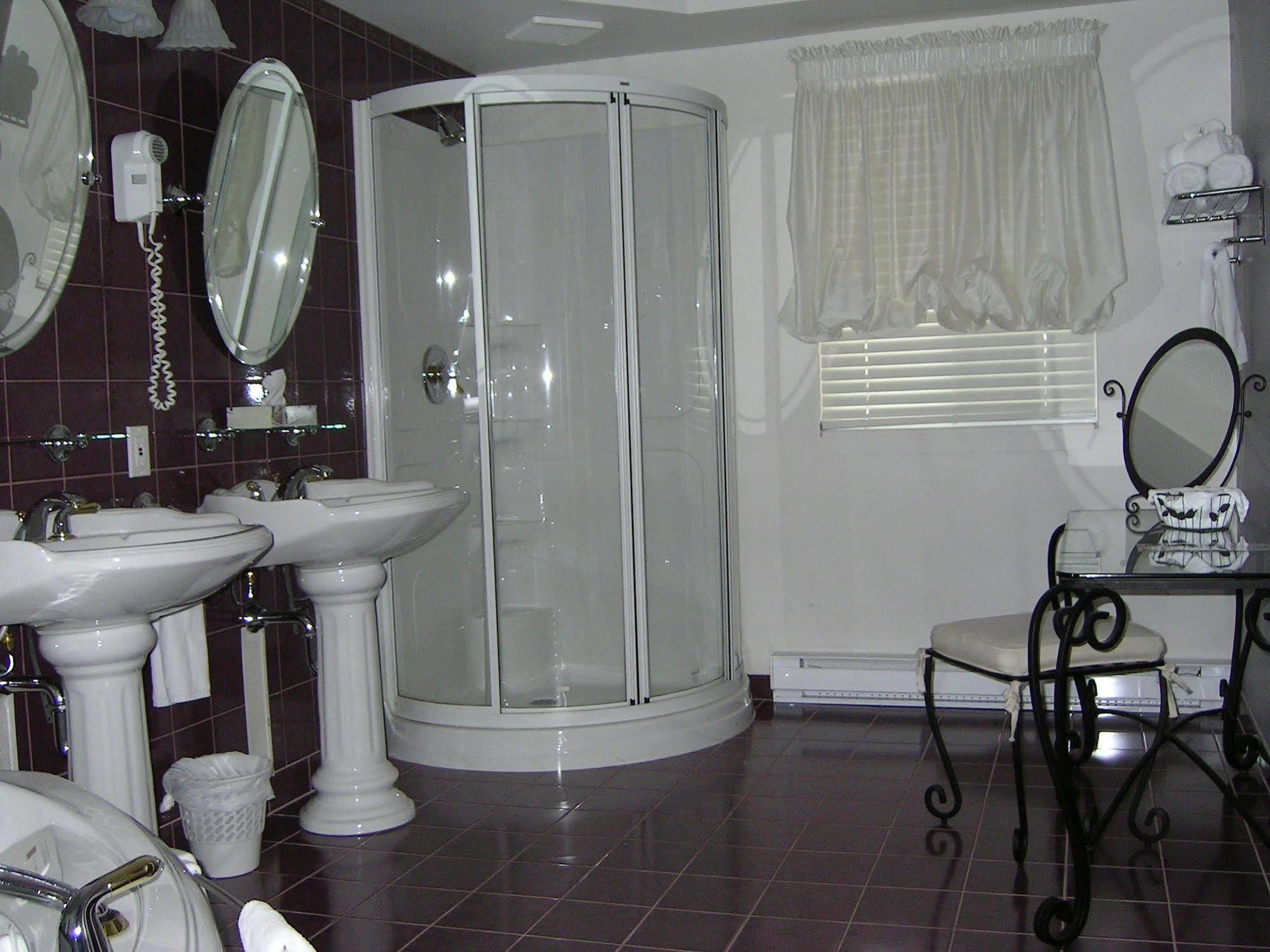 מאניוואקי Chateau Logue Hotel מראה חיצוני תמונה